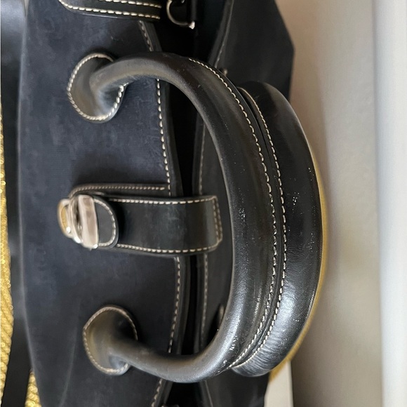 Dooney & Bourke Signature Satchel Purse in Black